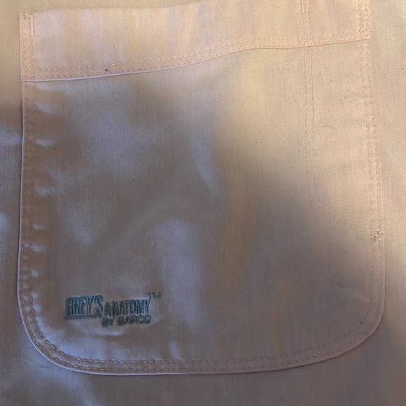 Greys anatomy scrub top - Picture 2 of 5